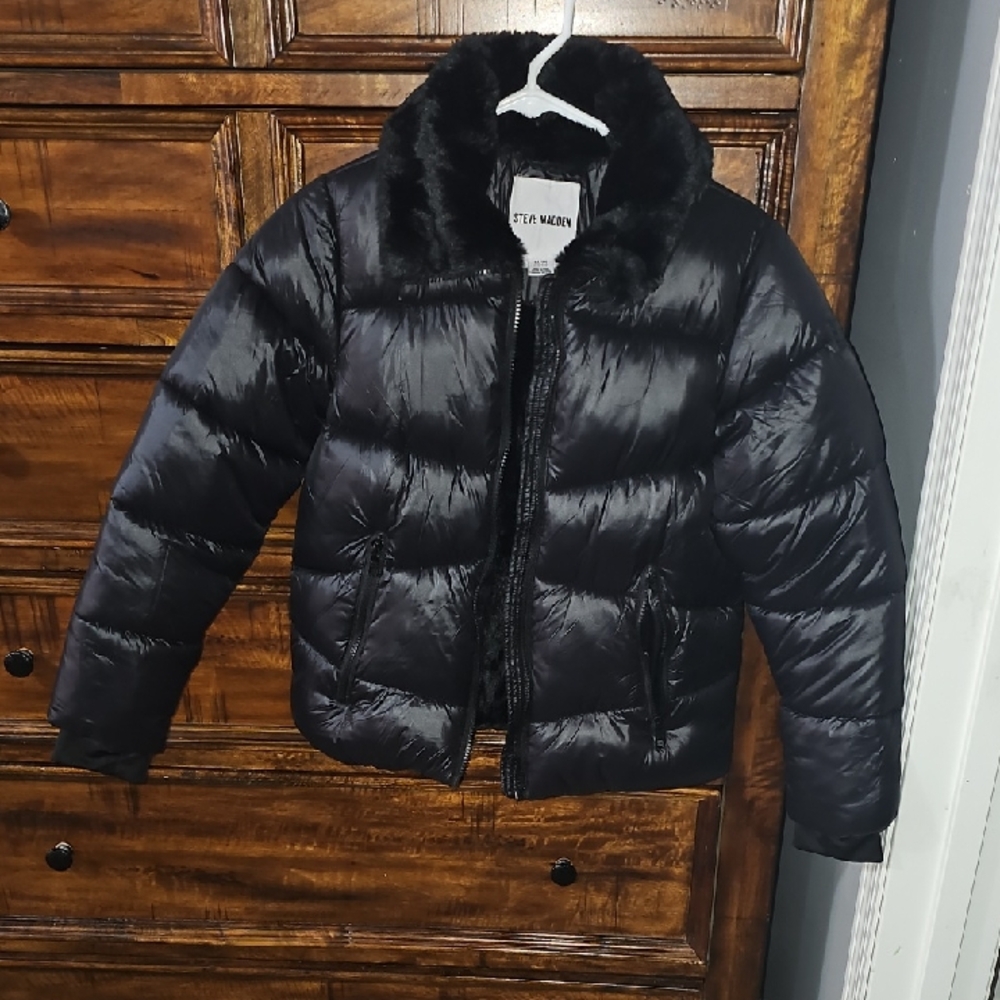 Steve Madden Youth Girls Winter Jacket. Sz 10/12. Black With Black Furry Inside.